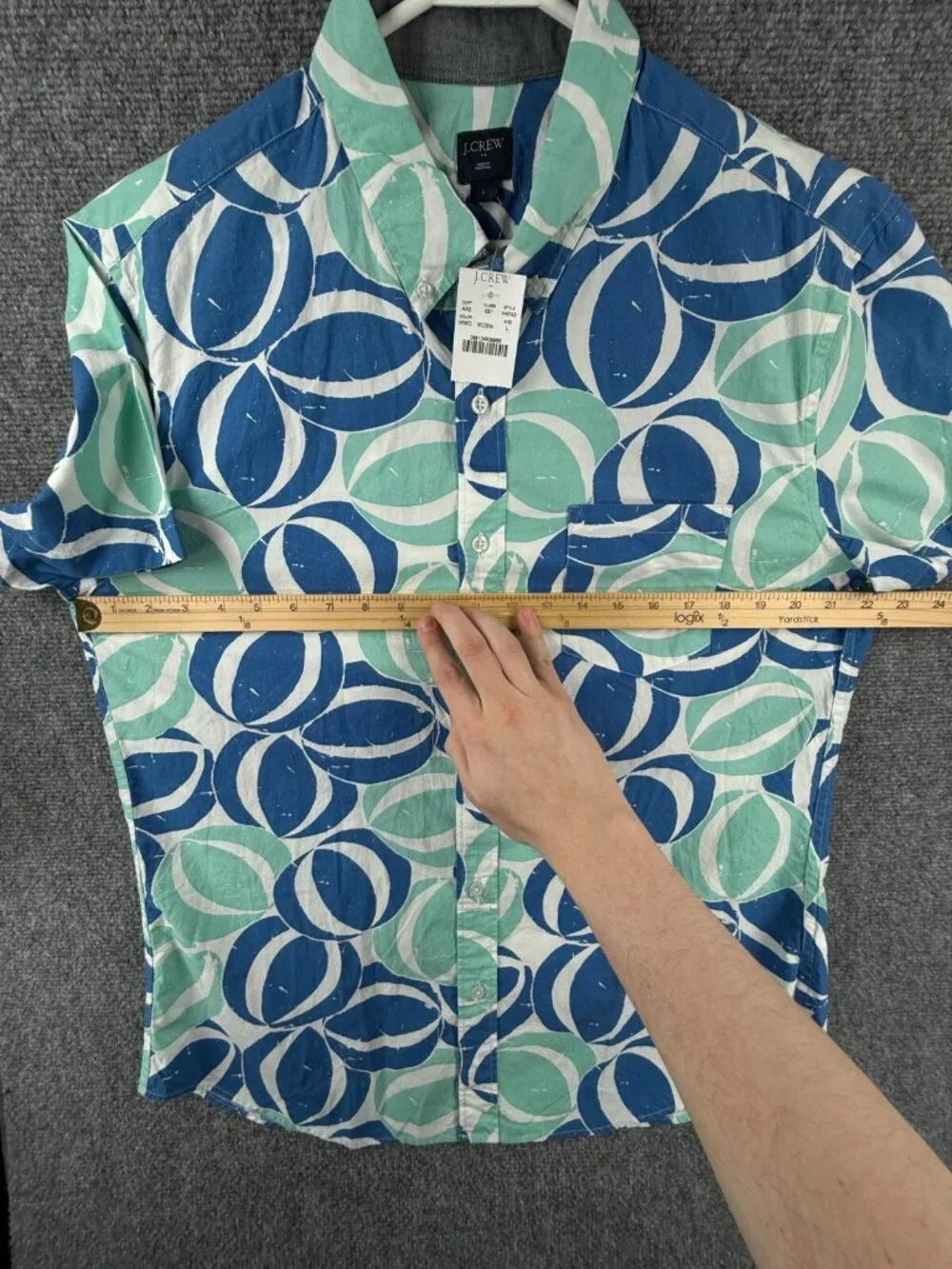 NWT J Crew Men Large Blue Geometric Beach Theme Short Sleeve Button Up Shirt